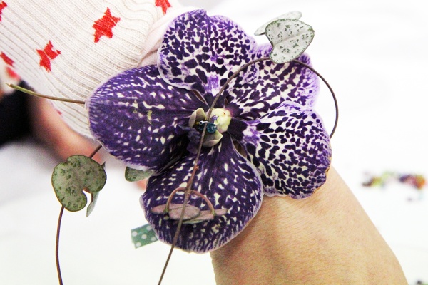 bracelet-de-fleurs_1200x680 (1) Bracelet de fleurs fraîches